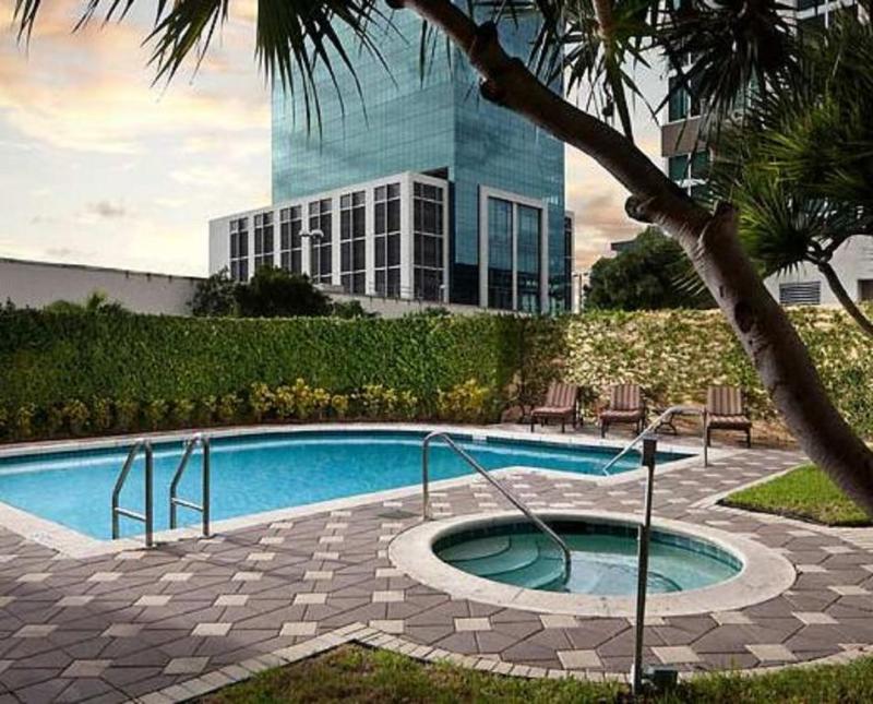 Hotel Courtyard Miami Dadeland Glenvar Heights Exterior foto