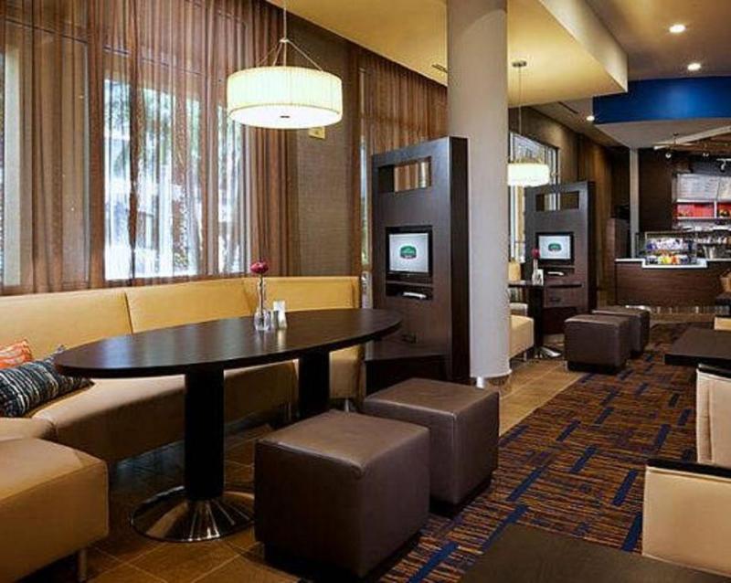 Hotel Courtyard Miami Dadeland Glenvar Heights Exterior foto