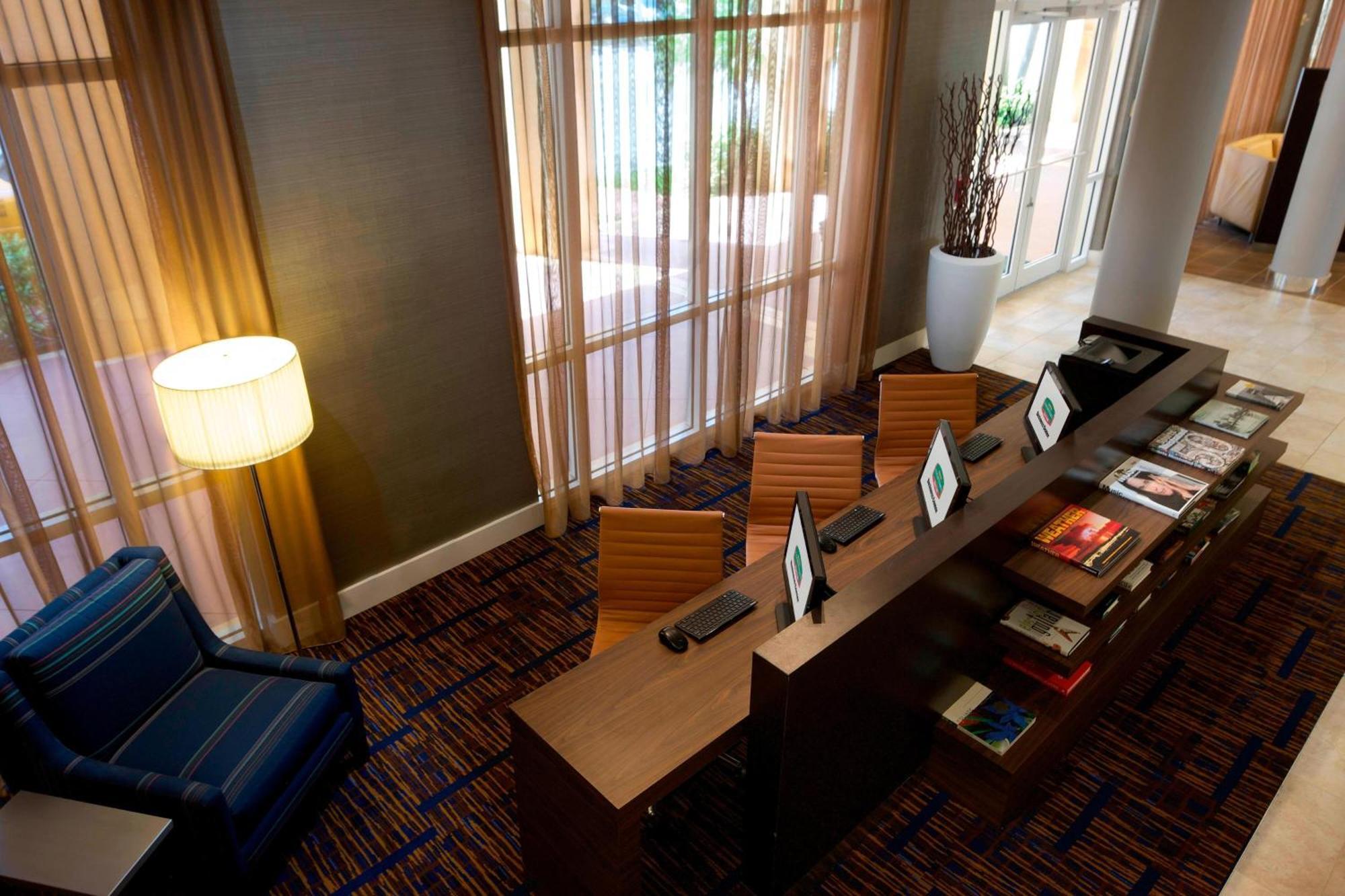 Hotel Courtyard Miami Dadeland Glenvar Heights Exterior foto